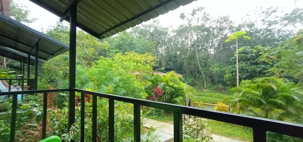 Bamboo Hut Bangalow Ко Моок Екстериор снимка
