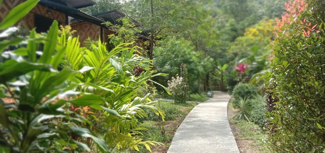 Bamboo Hut Bangalow Ко Моок Екстериор снимка