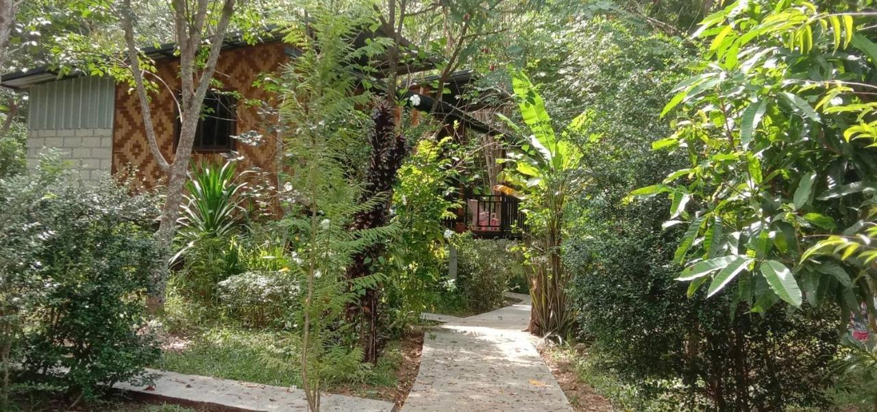 Bamboo Hut Bangalow Ко Моок Екстериор снимка
