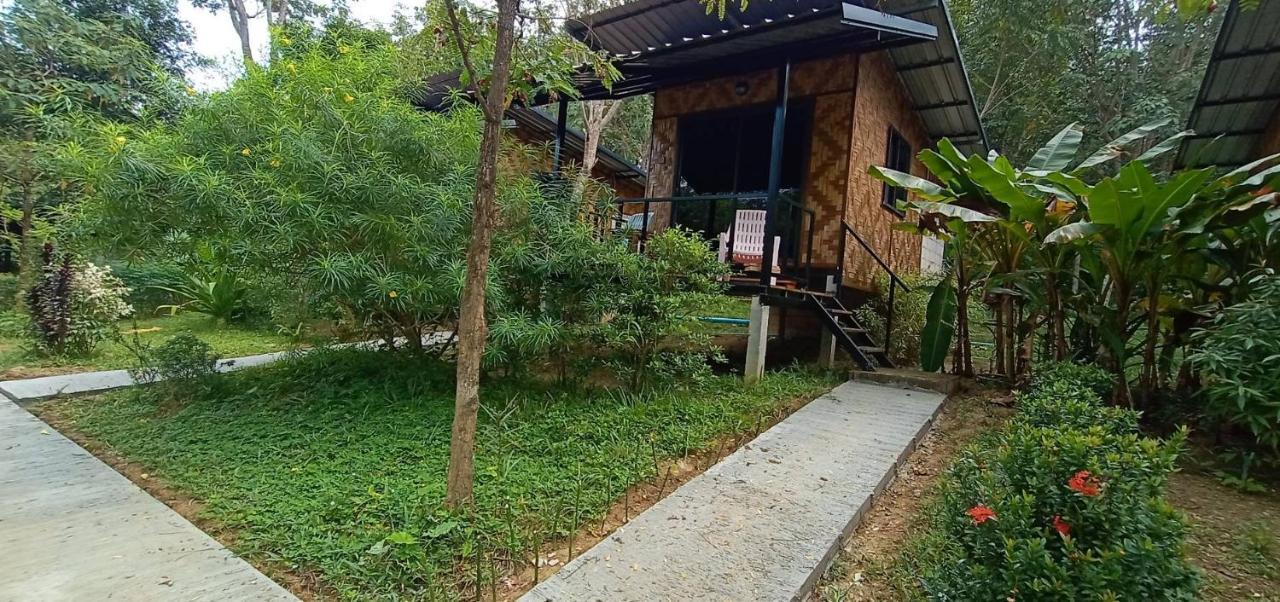 Bamboo Hut Bangalow Ко Моок Екстериор снимка