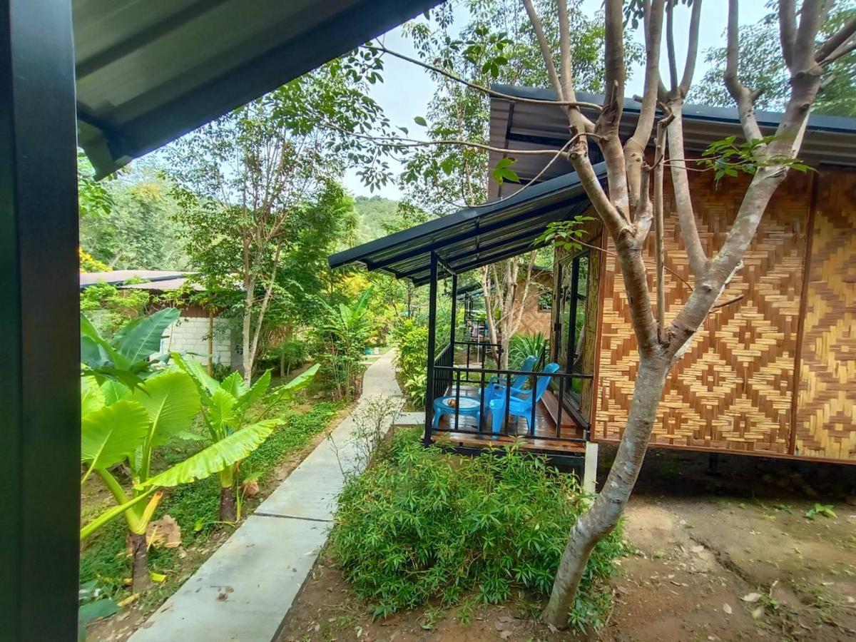 Bamboo Hut Bangalow Ко Моок Екстериор снимка
